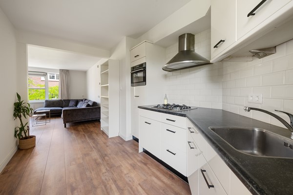 Medium property photo - Vincent van Goghstraat 198, 1072 DA Amsterdam